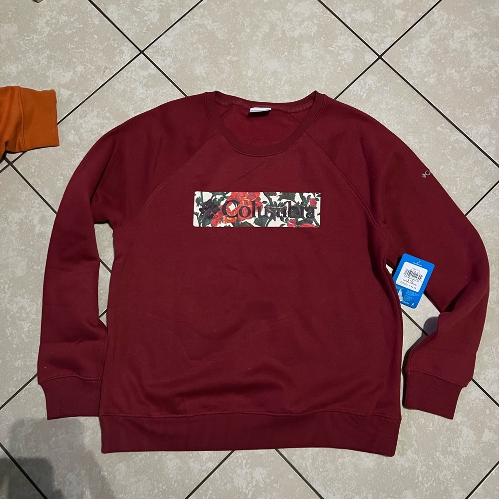 Women Columbia Crewneck 🔥